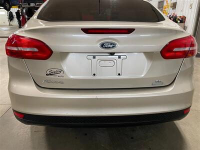 2018 Ford Focus SE - Photo 24 - Saint Louis, MI 48880-9800