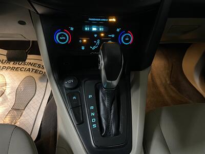 2018 Ford Focus SE - Photo 14 - Saint Louis, MI 48880-9800