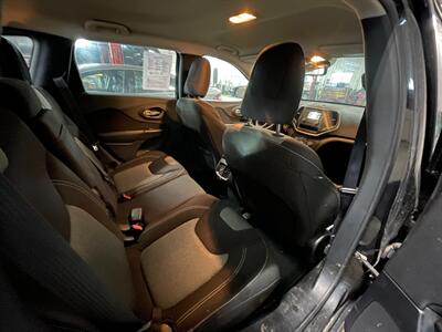 2014 Jeep Cherokee Sport - Photo 15 - Saint Louis, MI 48880-9800