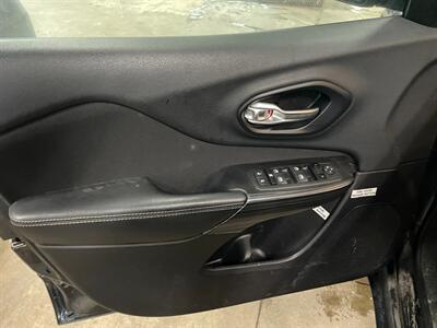 2014 Jeep Cherokee Sport - Photo 17 - Saint Louis, MI 48880-9800