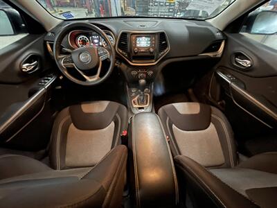 2014 Jeep Cherokee Sport - Photo 6 - Saint Louis, MI 48880-9800