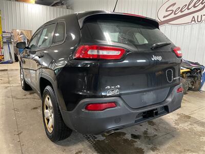 2014 Jeep Cherokee Sport - Photo 2 - Saint Louis, MI 48880-9800
