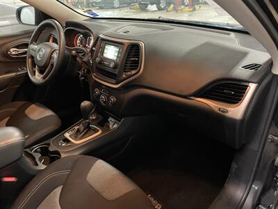 2014 Jeep Cherokee Sport - Photo 16 - Saint Louis, MI 48880-9800