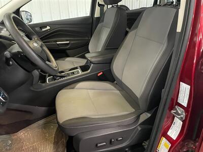2017 Ford Escape SE   - Photo 14 - Saint Louis, MI 48880-9800