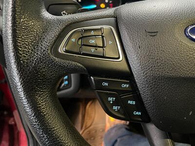 2017 Ford Escape SE   - Photo 10 - Saint Louis, MI 48880-9800