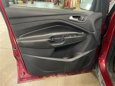 2017 Ford Escape SE   - Photo 20 - Saint Louis, MI 48880-9800