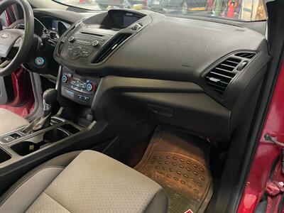 2017 Ford Escape SE   - Photo 18 - Saint Louis, MI 48880-9800