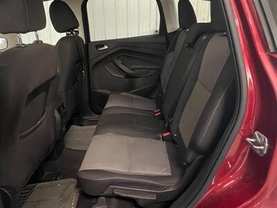 2017 Ford Escape SE   - Photo 15 - Saint Louis, MI 48880-9800