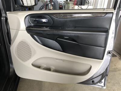 2016 Dodge Grand Caravan SXT   - Photo 21 - Saint Louis, MI 48880-9800
