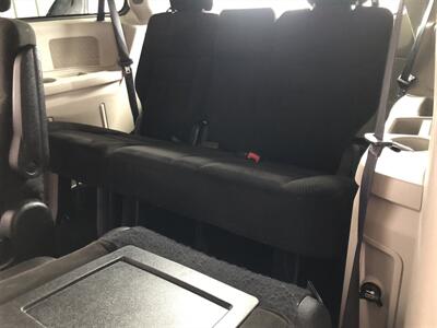 2016 Dodge Grand Caravan SXT   - Photo 16 - Saint Louis, MI 48880-9800