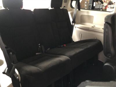2016 Dodge Grand Caravan SXT   - Photo 18 - Saint Louis, MI 48880-9800
