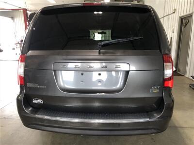 2016 Dodge Grand Caravan SXT   - Photo 6 - Saint Louis, MI 48880-9800