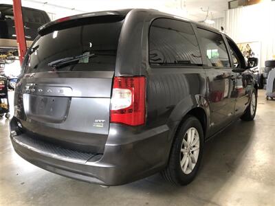 2016 Dodge Grand Caravan SXT   - Photo 5 - Saint Louis, MI 48880-9800