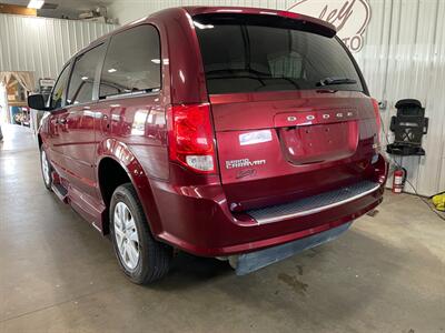 2017 Dodge Grand Caravan SE - Photo 3 - Saint Louis, MI 48880-9800