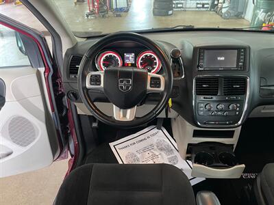 2017 Dodge Grand Caravan SE - Photo 9 - Saint Louis, MI 48880-9800