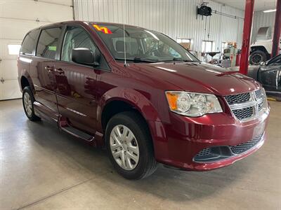 2017 Dodge Grand Caravan SE - Photo 5 - Saint Louis, MI 48880-9800