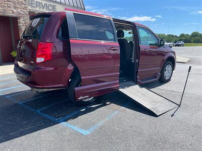 2017 Dodge Grand Caravan SE - Photo 2 - Saint Louis, MI 48880-9800