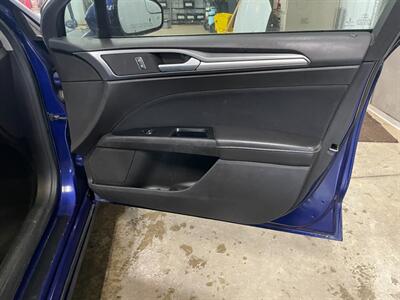 2014 Ford Fusion SE - Photo 17 - Saint Louis, MI 48880-9800