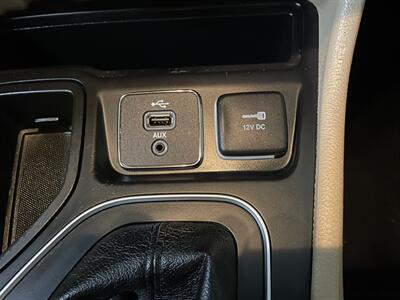 2019 Jeep Cherokee Latitude   - Photo 16 - Saint Louis, MI 48880-9800