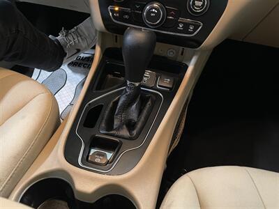 2019 Jeep Cherokee Latitude   - Photo 17 - Saint Louis, MI 48880-9800