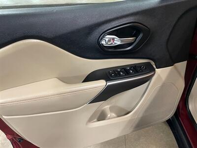 2019 Jeep Cherokee Latitude   - Photo 24 - Saint Louis, MI 48880-9800