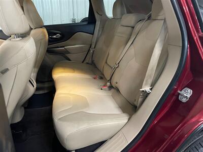 2019 Jeep Cherokee Latitude   - Photo 19 - Saint Louis, MI 48880-9800