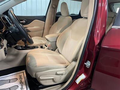 2019 Jeep Cherokee Latitude   - Photo 18 - Saint Louis, MI 48880-9800