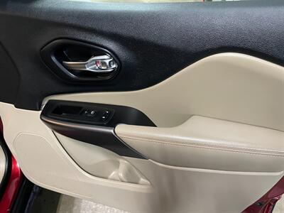 2019 Jeep Cherokee Latitude   - Photo 23 - Saint Louis, MI 48880-9800