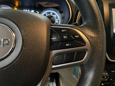 2019 Jeep Cherokee Latitude   - Photo 11 - Saint Louis, MI 48880-9800