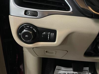 2019 Jeep Cherokee Latitude   - Photo 12 - Saint Louis, MI 48880-9800