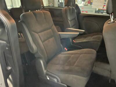 2018 Dodge Grand Caravan SE Plus   - Photo 17 - Saint Louis, MI 48880-9800
