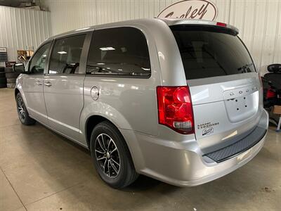 2018 Dodge Grand Caravan SE Plus   - Photo 3 - Saint Louis, MI 48880-9800