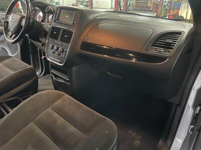 2018 Dodge Grand Caravan SE Plus   - Photo 19 - Saint Louis, MI 48880-9800