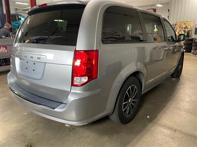 2018 Dodge Grand Caravan SE Plus   - Photo 6 - Saint Louis, MI 48880-9800