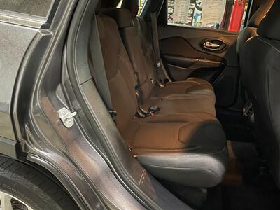 2015 Jeep Cherokee Latitude   - Photo 21 - Saint Louis, MI 48880-9800
