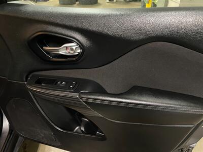 2015 Jeep Cherokee Latitude   - Photo 23 - Saint Louis, MI 48880-9800