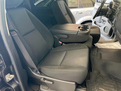 2013 Chevrolet Silverado 2500HD LT - Photo 17 - Saint Louis, MI 48880-9800