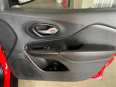2019 Jeep Cherokee Trailhawk - Photo 22 - Saint Louis, MI 48880-9800