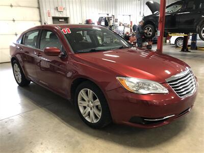 2011 Chrysler 200 Touring   - Photo 5 - Saint Louis, MI 48880-9800