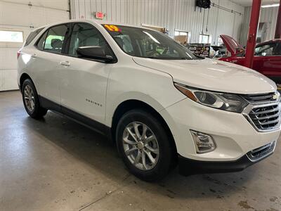 2019 Chevrolet Equinox LS   - Photo 5 - Saint Louis, MI 48880-9800