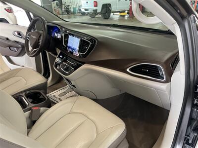 2017 Chrysler Pacifica Touring Plus   - Photo 21 - Saint Louis, MI 48880-9800