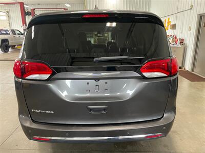 2017 Chrysler Pacifica Touring Plus   - Photo 27 - Saint Louis, MI 48880-9800