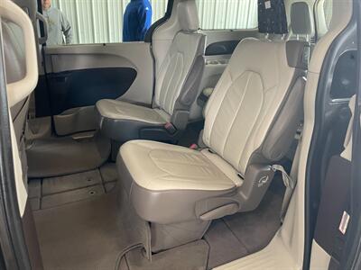 2017 Chrysler Pacifica Touring Plus   - Photo 16 - Saint Louis, MI 48880-9800