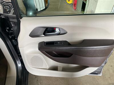2017 Chrysler Pacifica Touring Plus   - Photo 23 - Saint Louis, MI 48880-9800