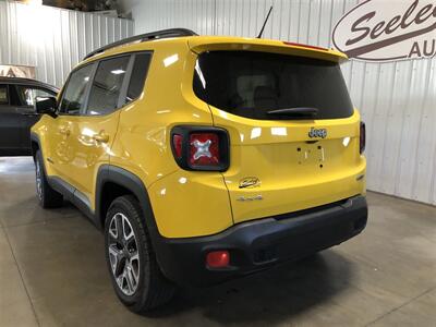 2017 Jeep Renegade Latitude   - Photo 3 - Saint Louis, MI 48880-9800