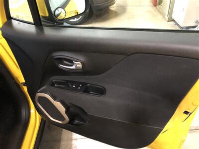 2017 Jeep Renegade Latitude   - Photo 22 - Saint Louis, MI 48880-9800