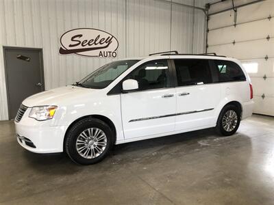 2015 Chrysler Town & Country Touring-L   - Photo 2 - Saint Louis, MI 48880-9800