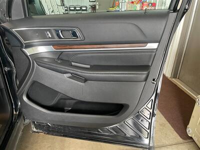 2016 Ford Explorer Limited   - Photo 20 - Saint Louis, MI 48880-9800