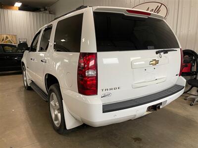 2009 Chevrolet Tahoe LT   - Photo 3 - Saint Louis, MI 48880-9800