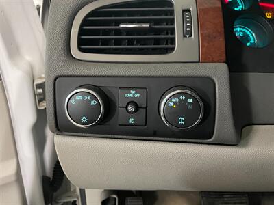 2009 Chevrolet Tahoe LT   - Photo 12 - Saint Louis, MI 48880-9800